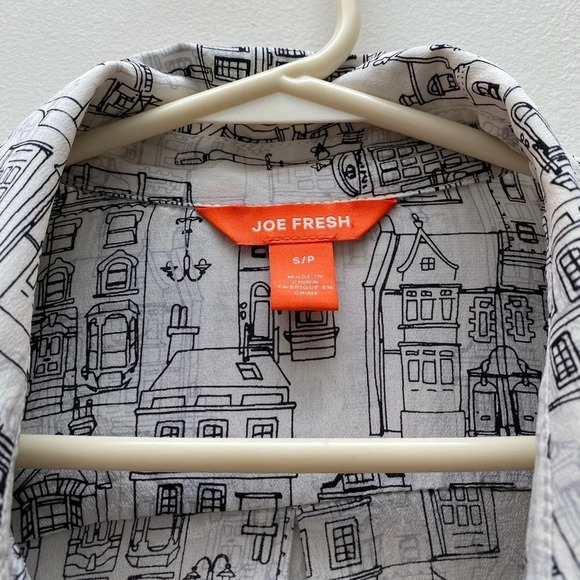 JOE FRESH - Silk City Scape Button Down Blouse - Picture 4 of 5